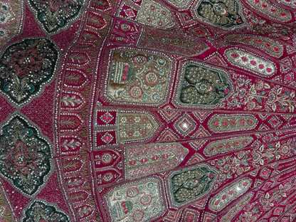 राजसी मैरून दुल्हन लहंगा