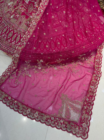 रानी गुलाबी मोर ब्राइडल लहंगा