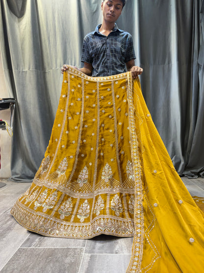 Atractiva lehenga haldi mehendi amarilla