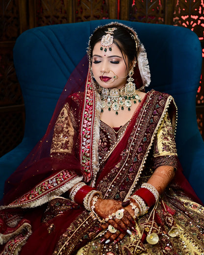 المارون المذهل Golden Bridal Lehenga (عميل سعيد)