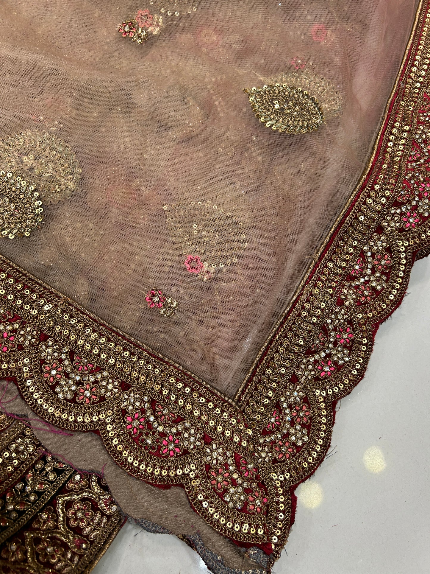 مدهش العاج المارون مزدوج دوبتا ليهينجا