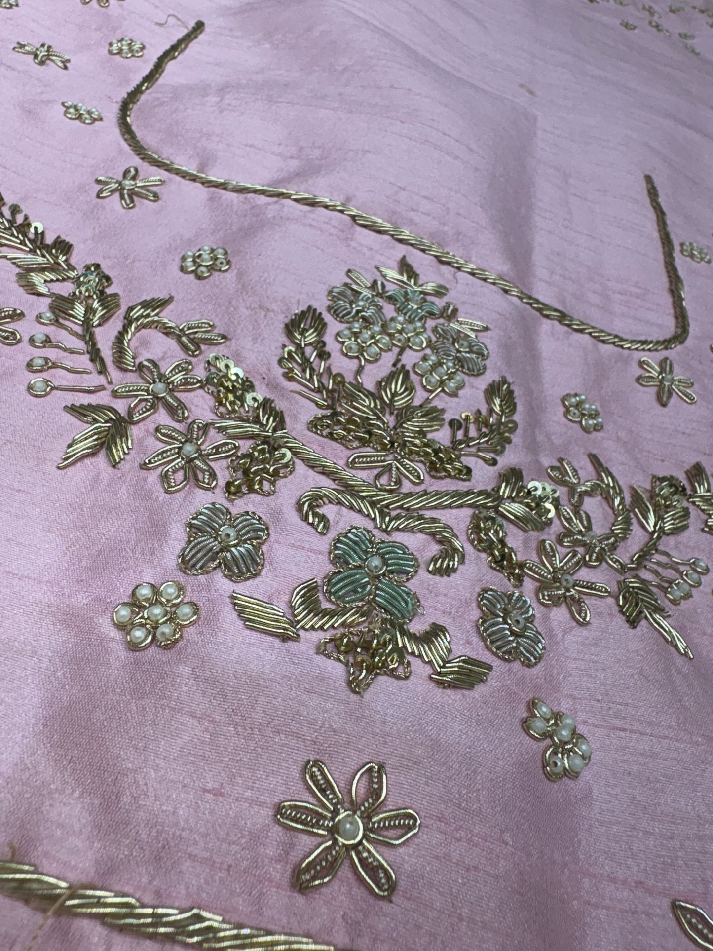 शानदार गुलाबी लहंगा