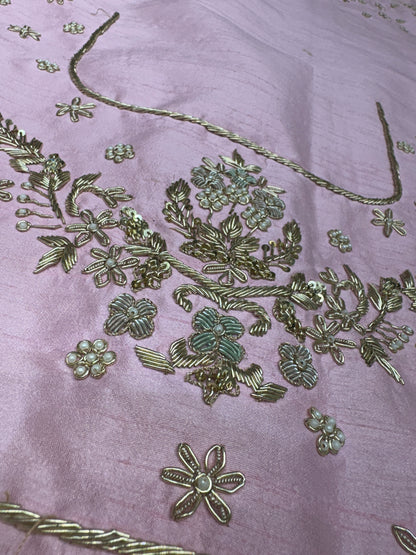 शानदार गुलाबी लहंगा