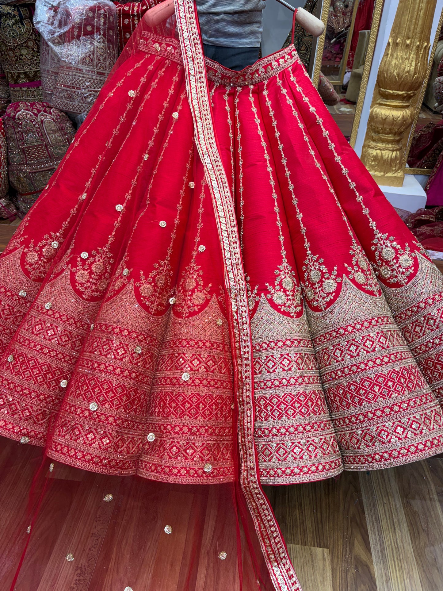 रानी गुलाबी बॉल ब्राइडल लहंगा