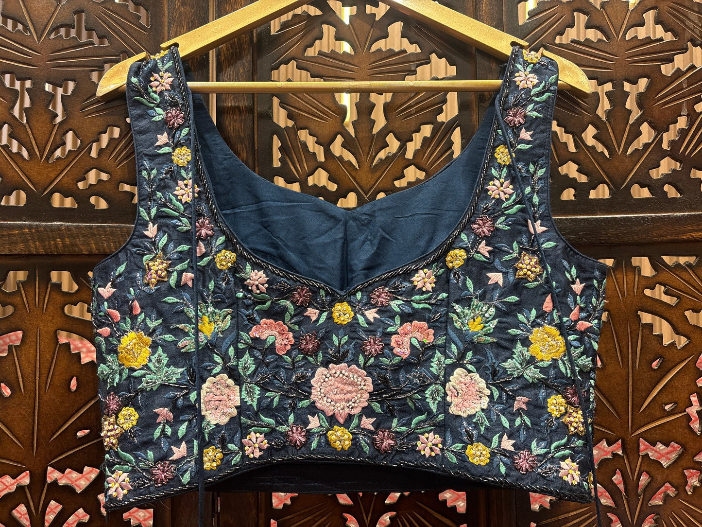 Lehenga azul con top corto estilo "Blog buster"