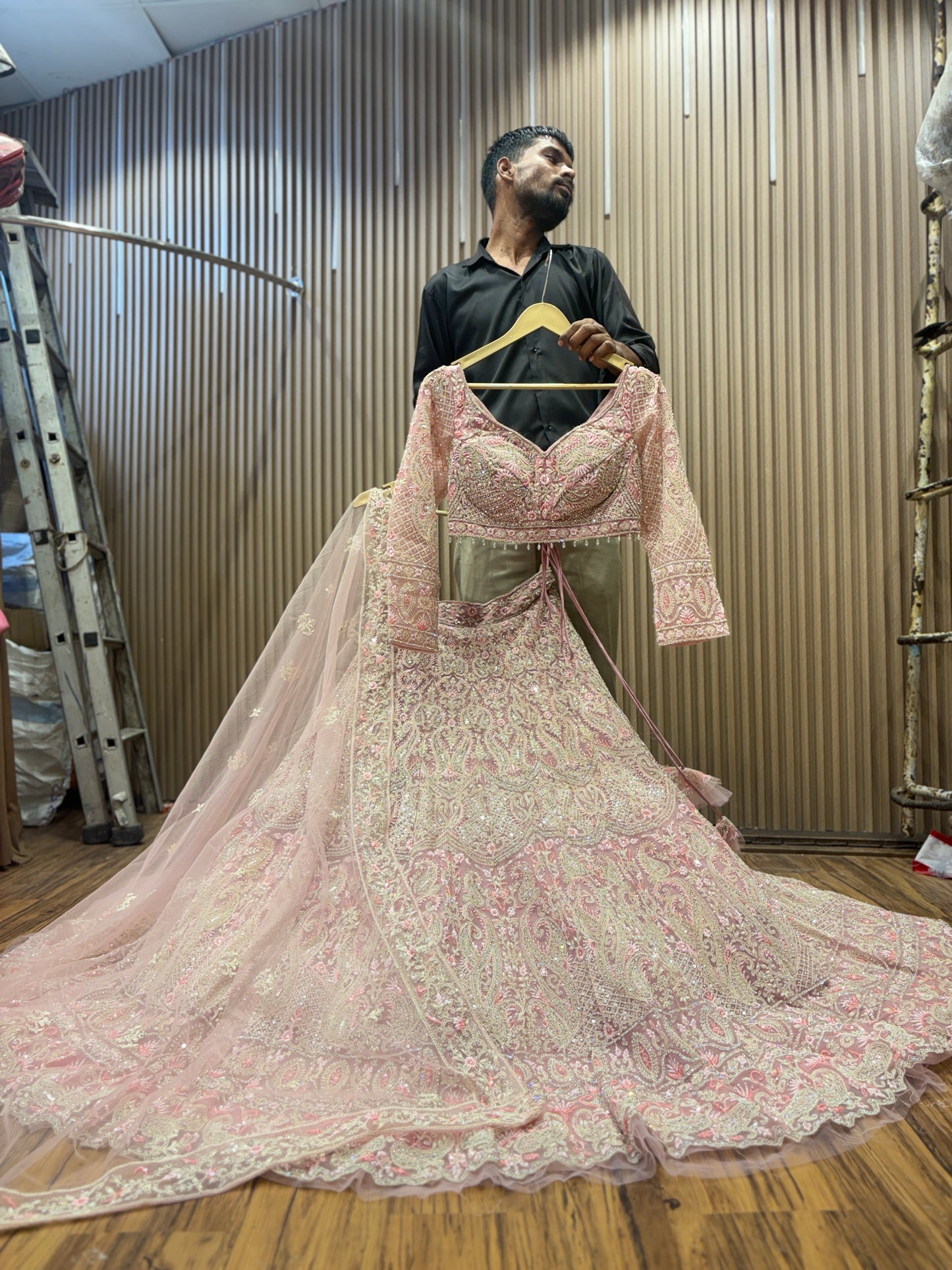 Encantador top corto rosa Lehenga