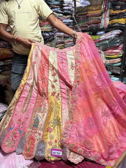 Algo diferente: Lehenga rosa multicolor