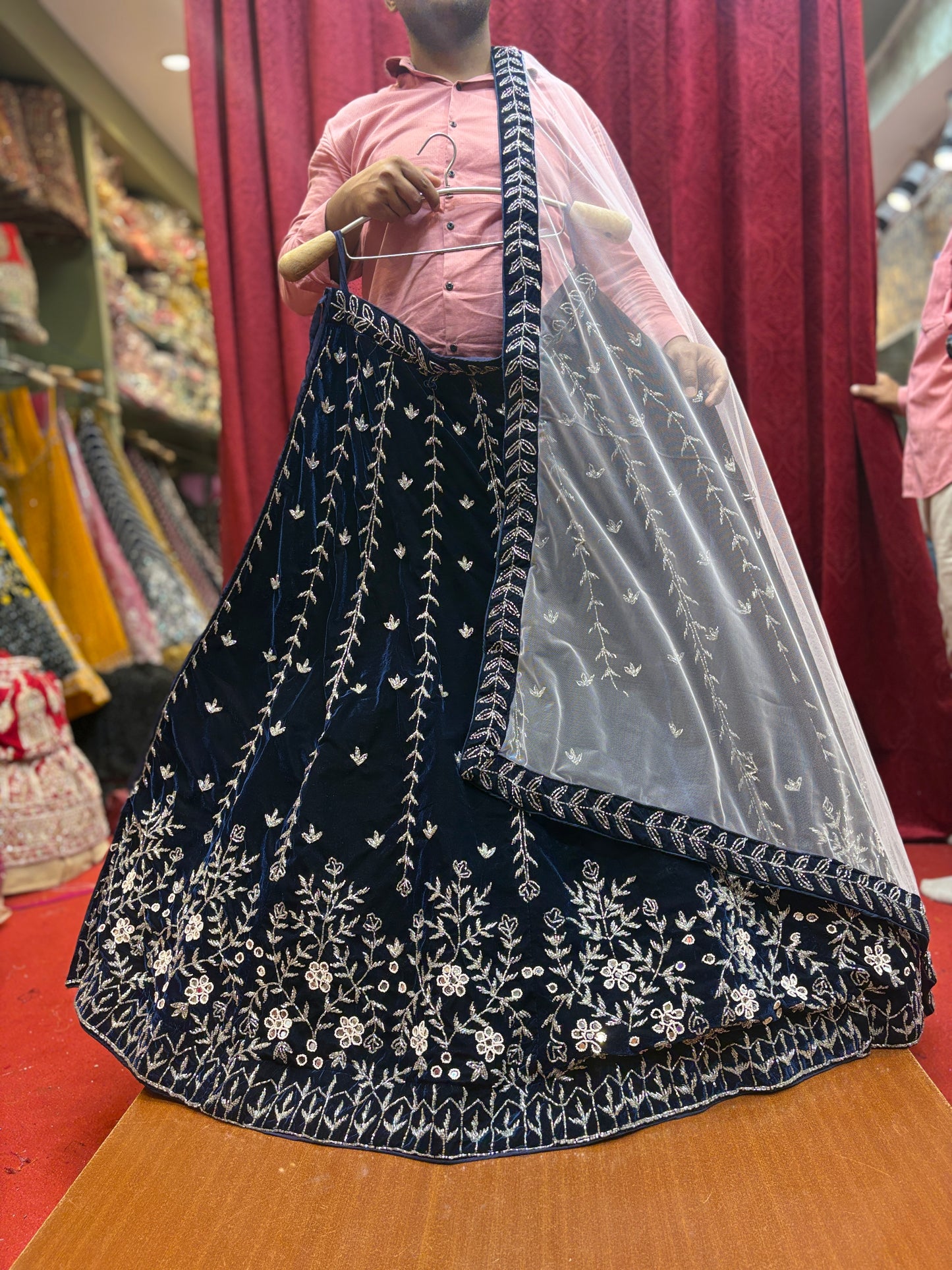 Agradable lehenga azul marino