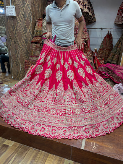 रानी गुलाबी ब्राइडल लहंगा