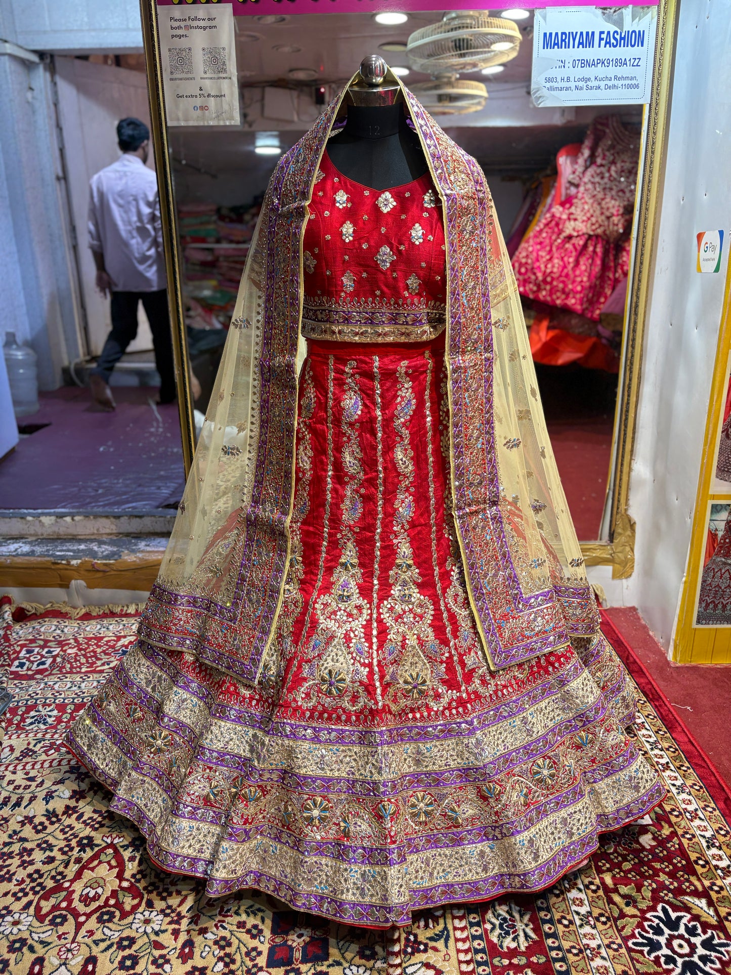 Impresionante lehenga nupcial rosa rani