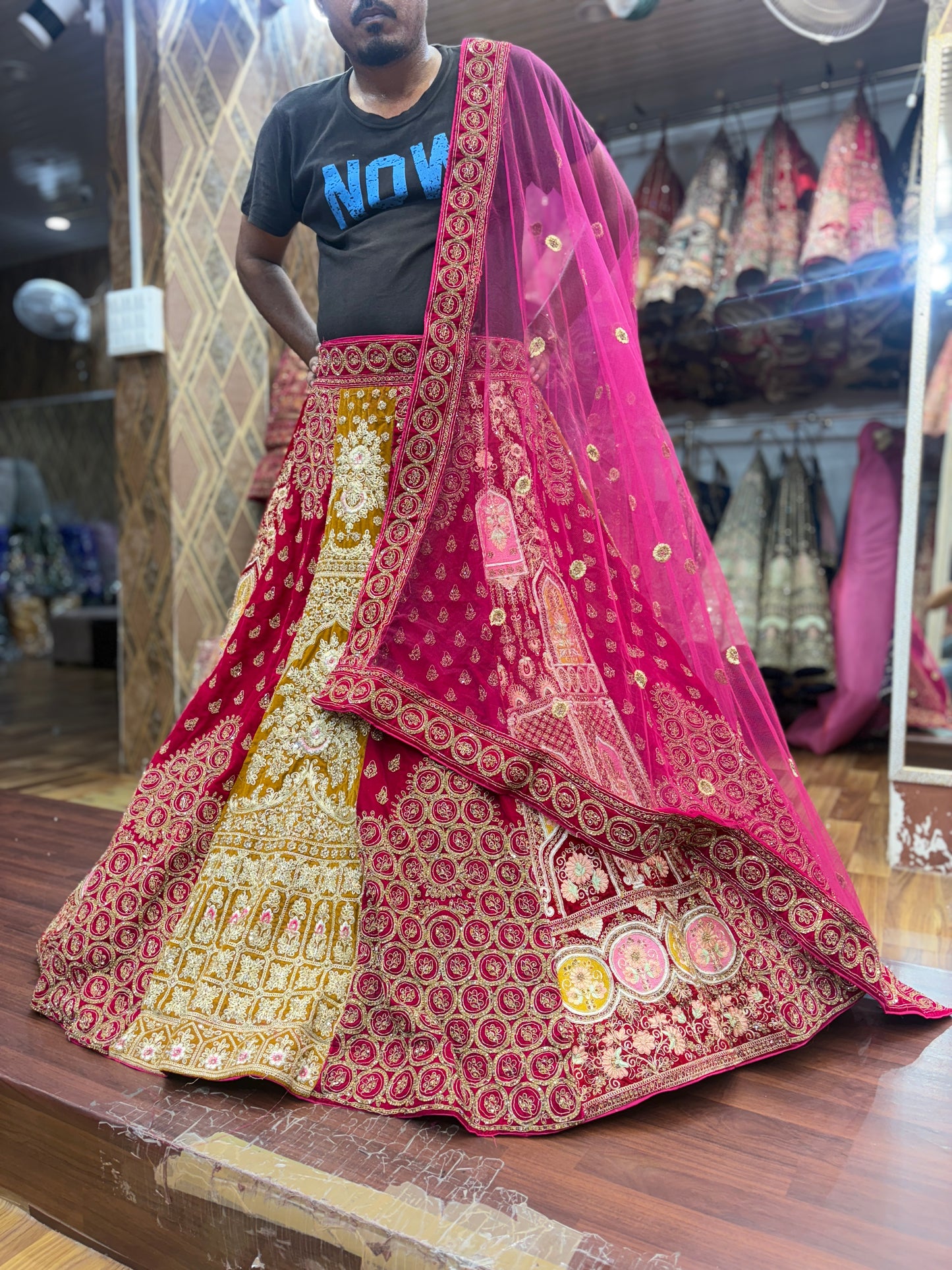 Lehenga nupcial multicolor de diseñador