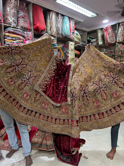 ماجستير أصفر مارون رويال ضخمة