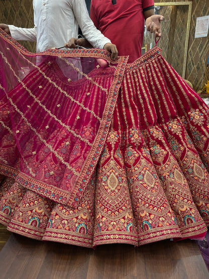جميلة الكرة الحمراء lehenga