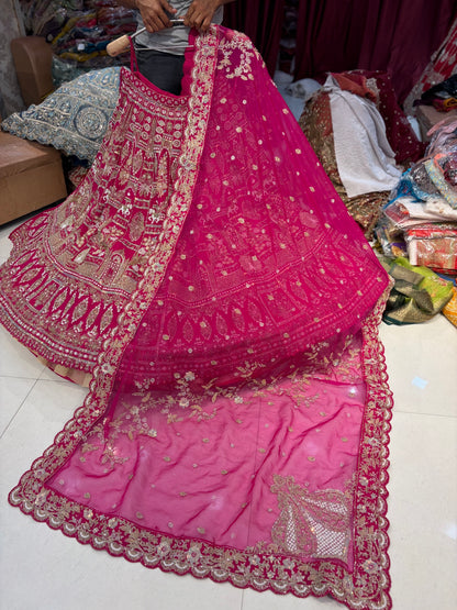 रानी गुलाबी मोर ब्राइडल लहंगा