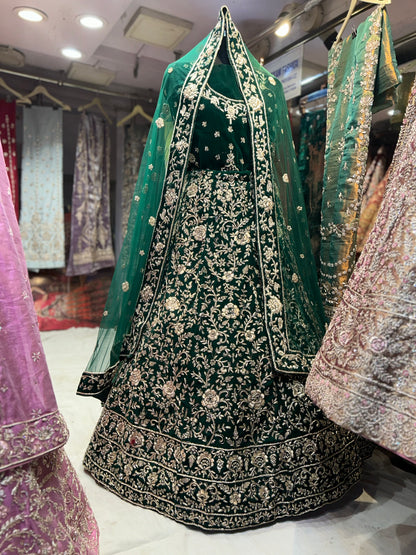 Hermosa lehenga verde botella Zardozi Dabka hecha a mano