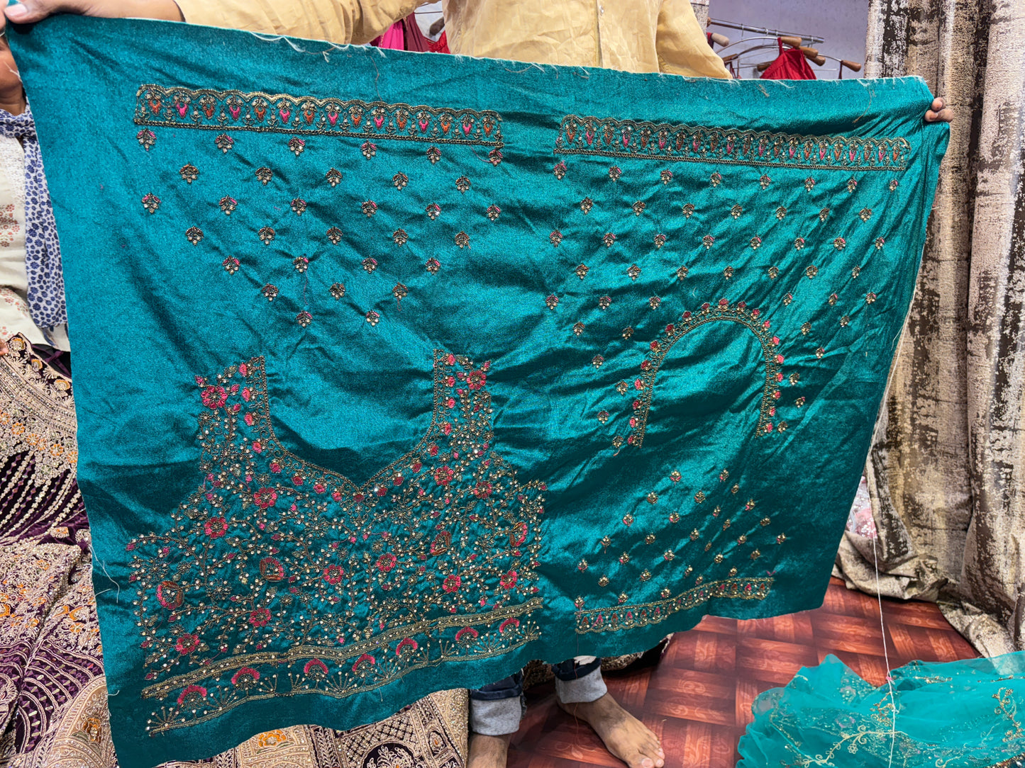 Hermosa lehenga nupcial Jhumka en azul verdoso