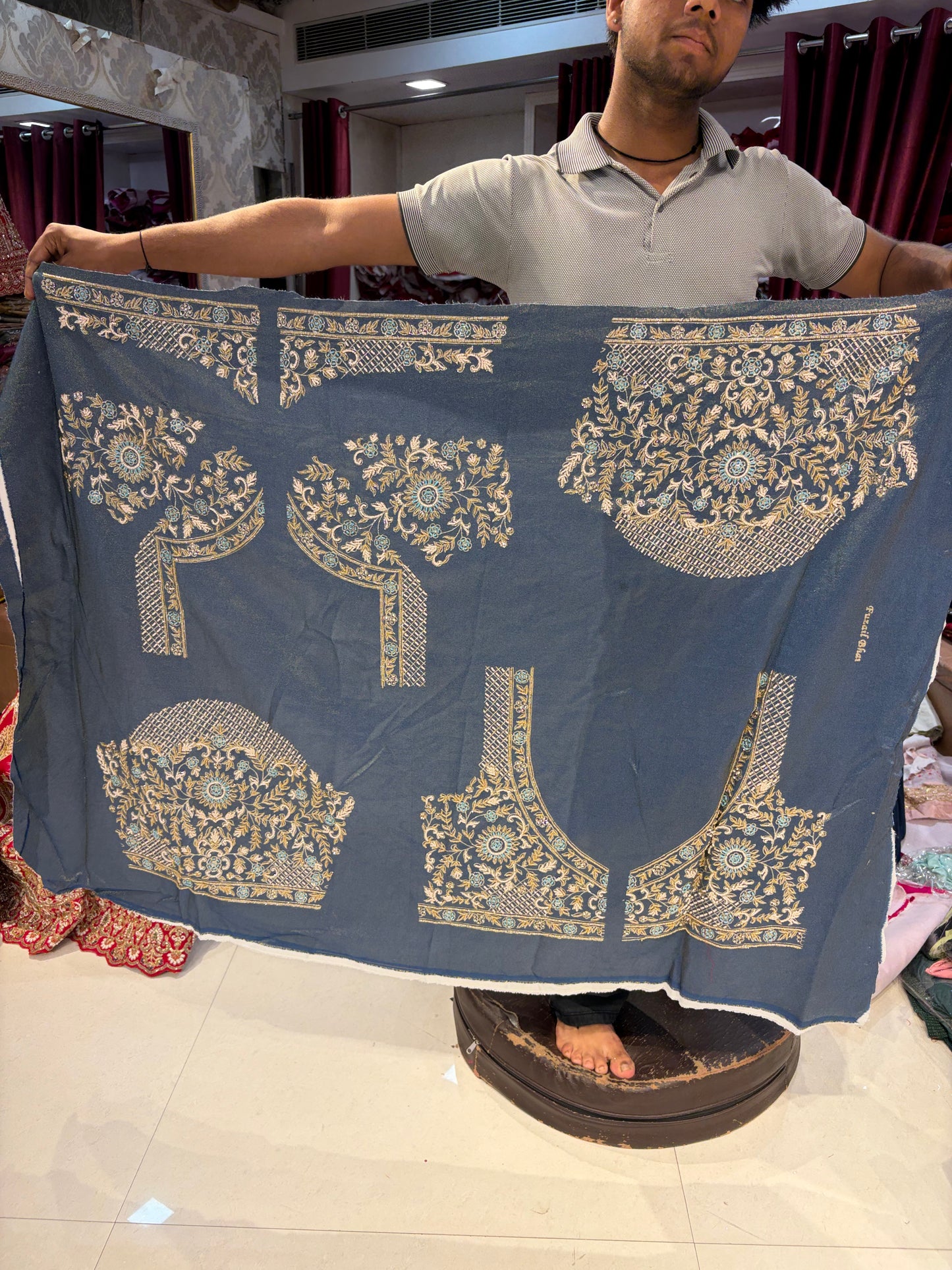 ब्लू डबल शेड हैंडवर्क जरदोज़ी लहंगा