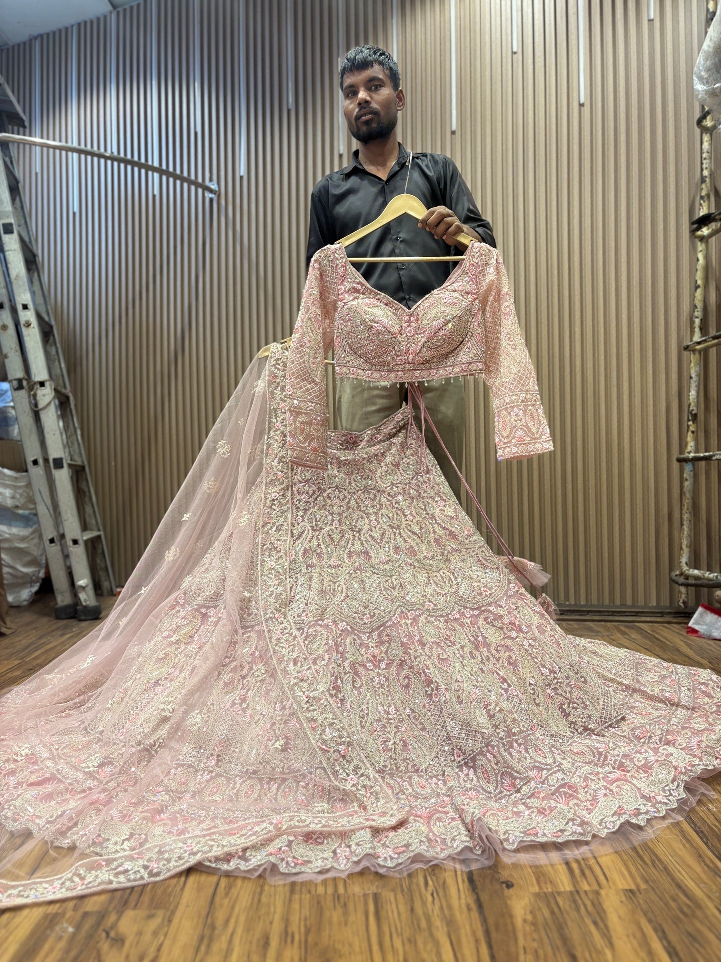 Encantador top corto rosa Lehenga