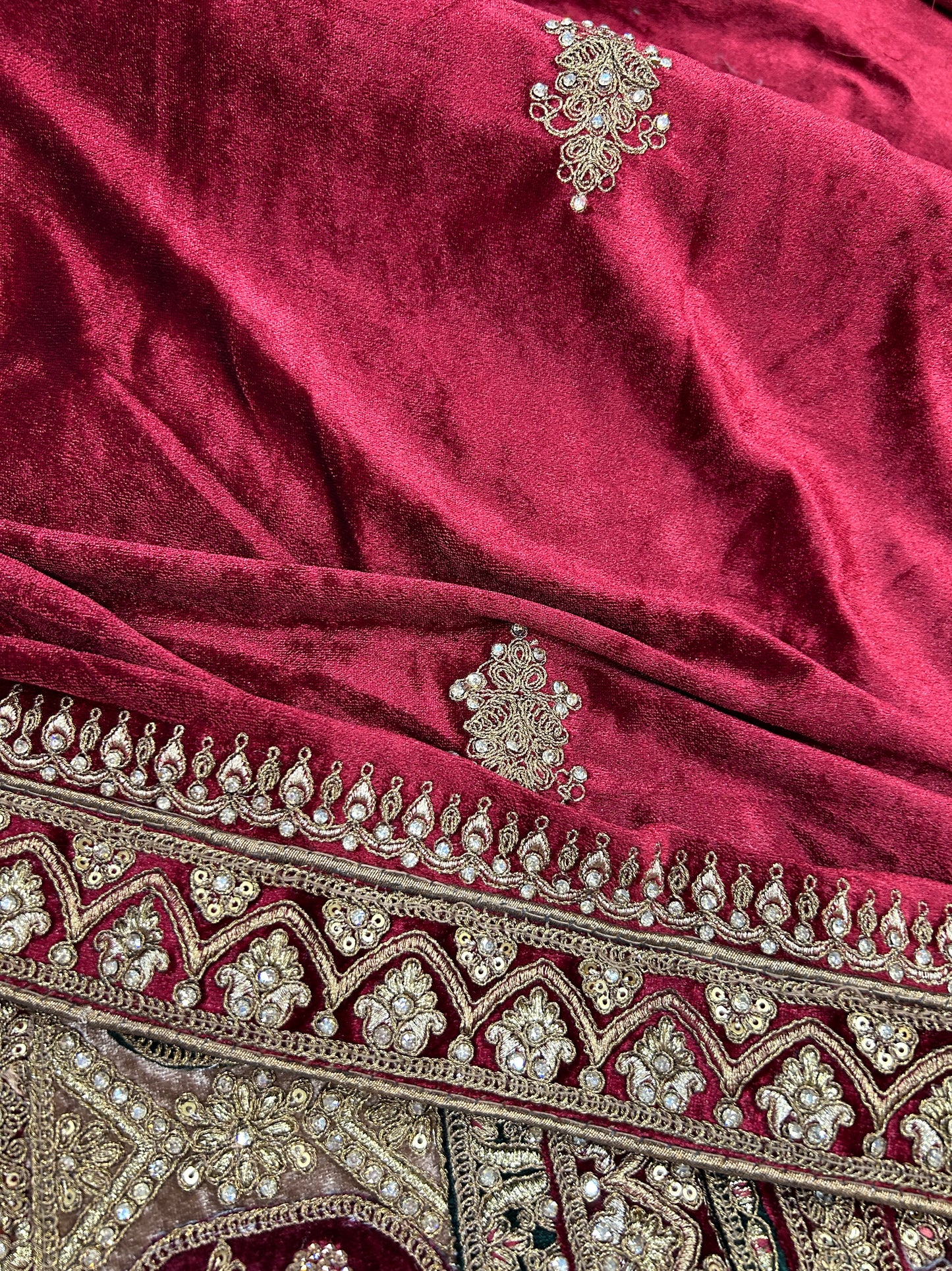 مدهش العاج المارون مزدوج دوبتا ليهينجا