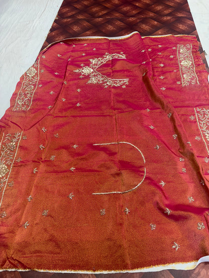 Deliciosa lehenga nupcial en color naranja melocotón