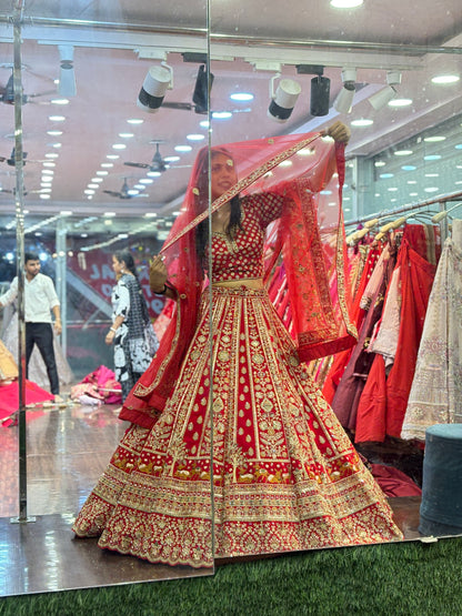 Lehenga nupcial roja de diseñador