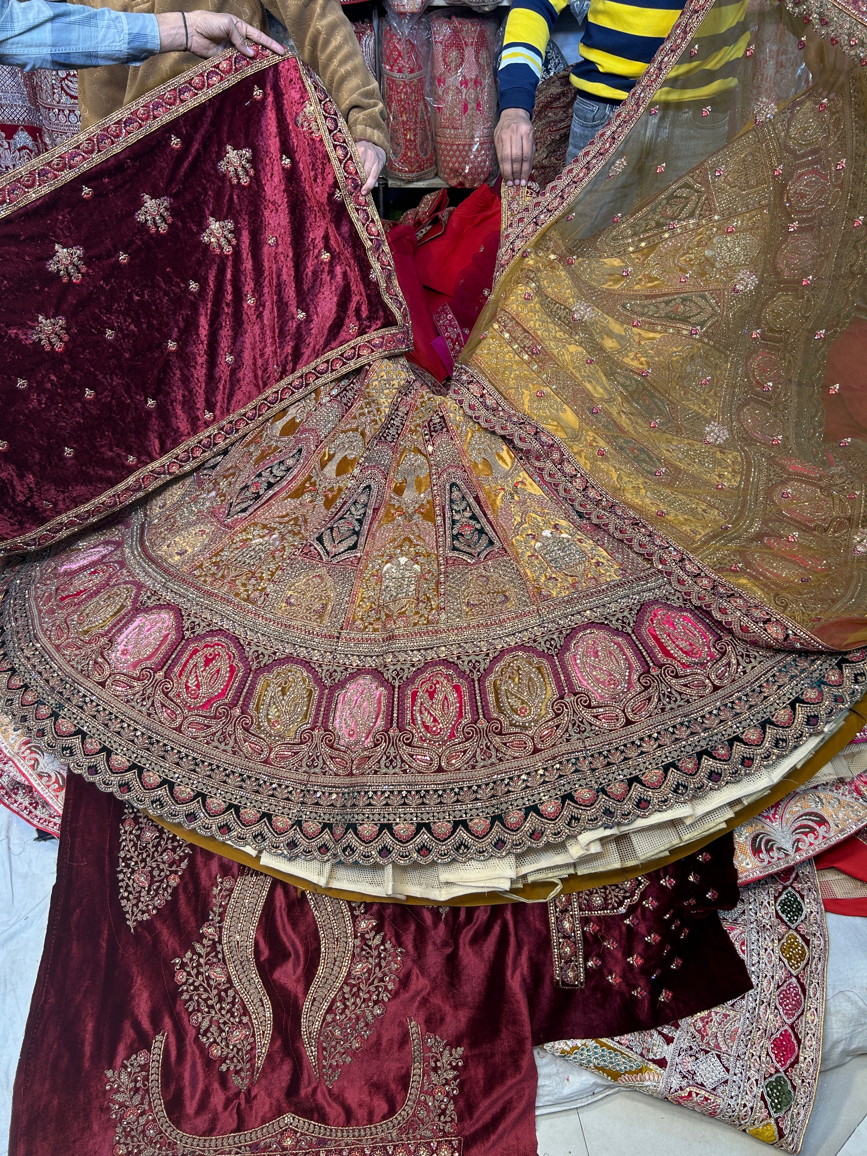 Double chunni lehenga design hotsell