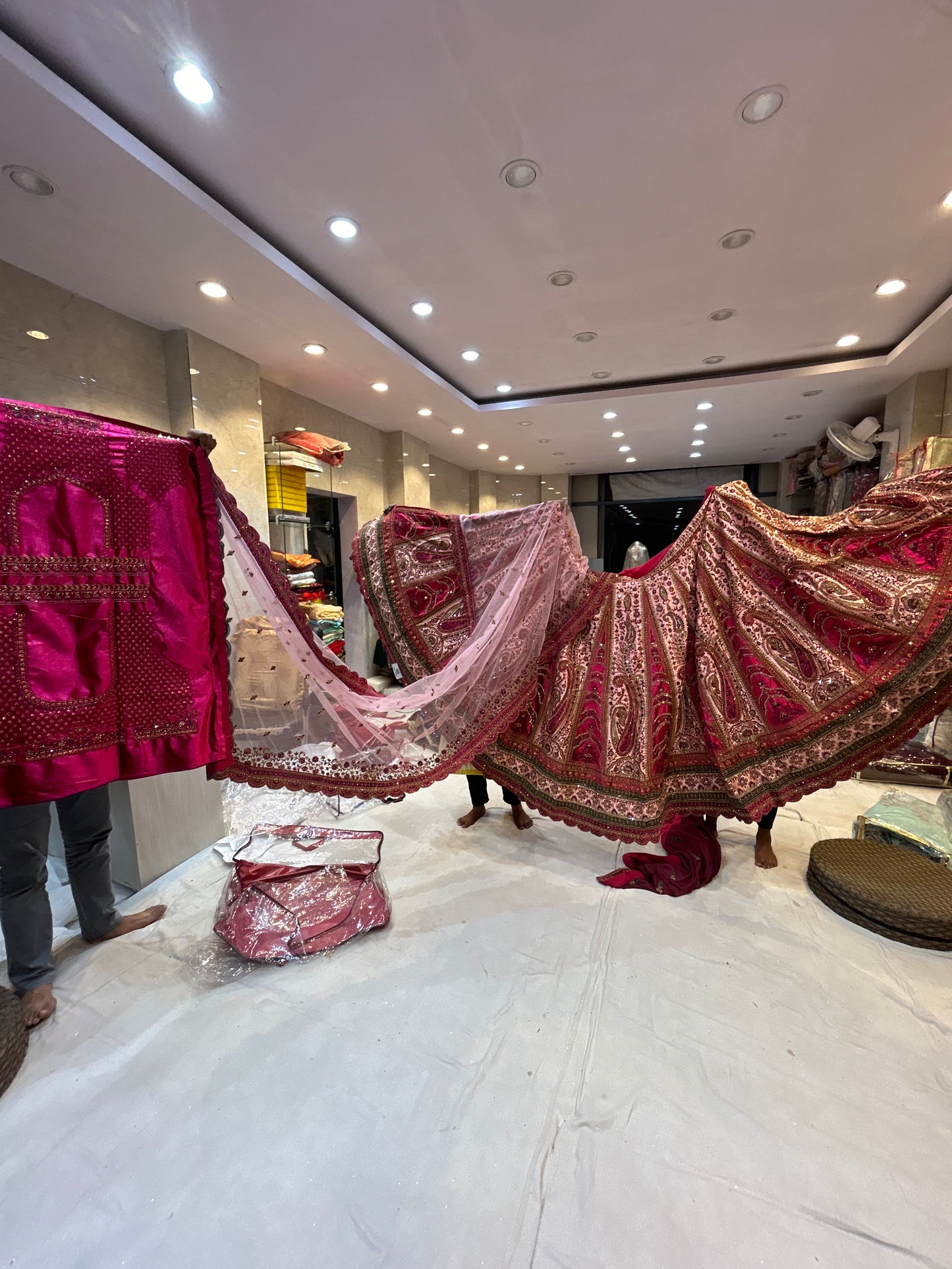 Lehenga rosa Kali Multi de primera calidad