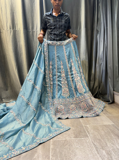 Impresionante lehenga azul cielo