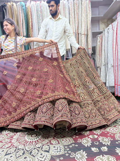 Increíble lehenga nupcial de baile granate