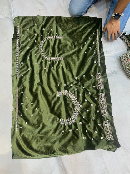 Preciosa y famosa lehenga jhumka verde pistacho