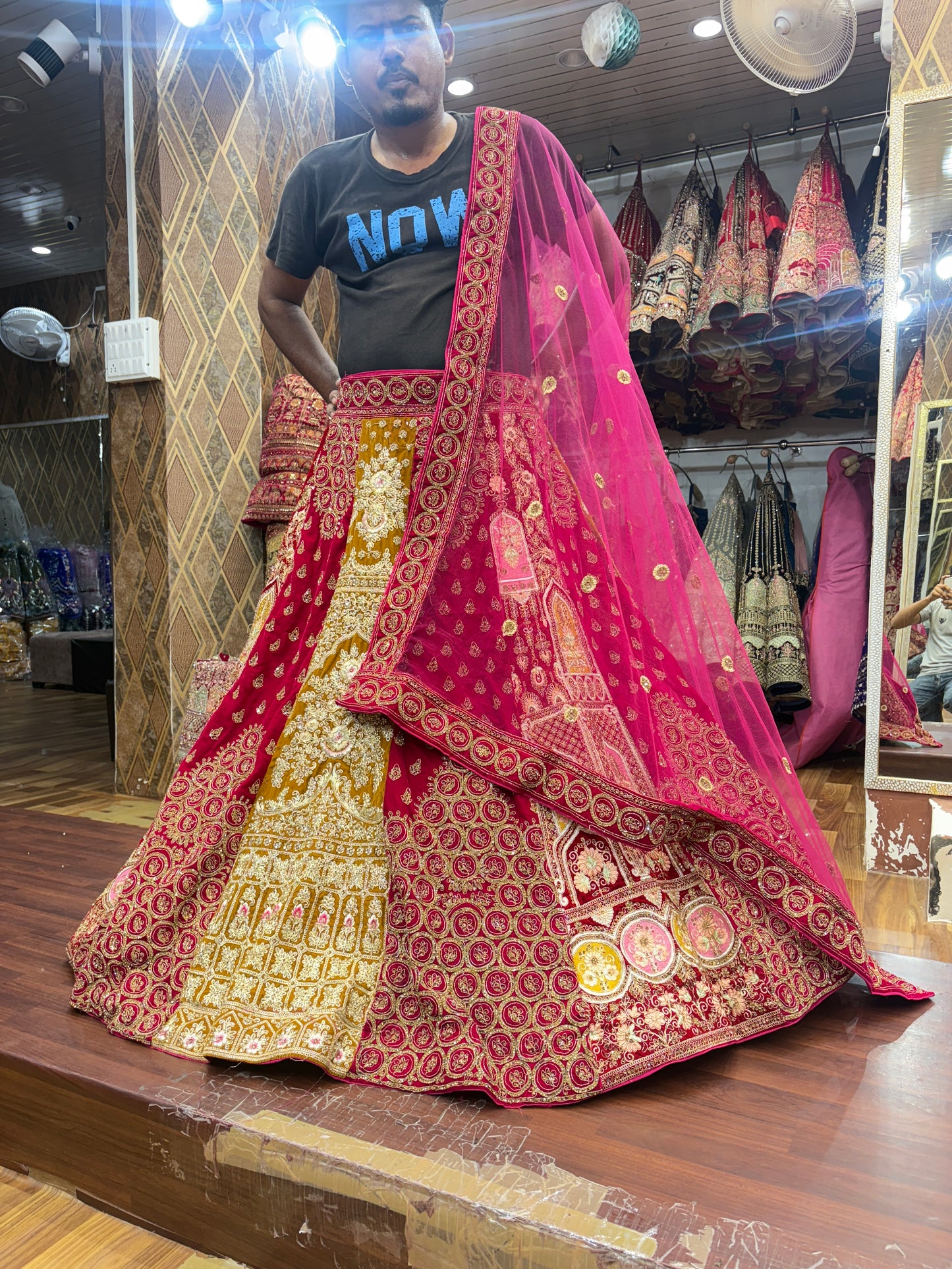 Lehenga nupcial multicolor de diseñador