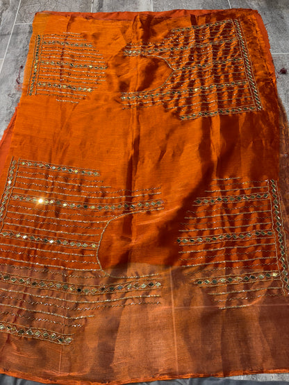 सुंदर ऑरेंज सीक्वेंस लहंगा