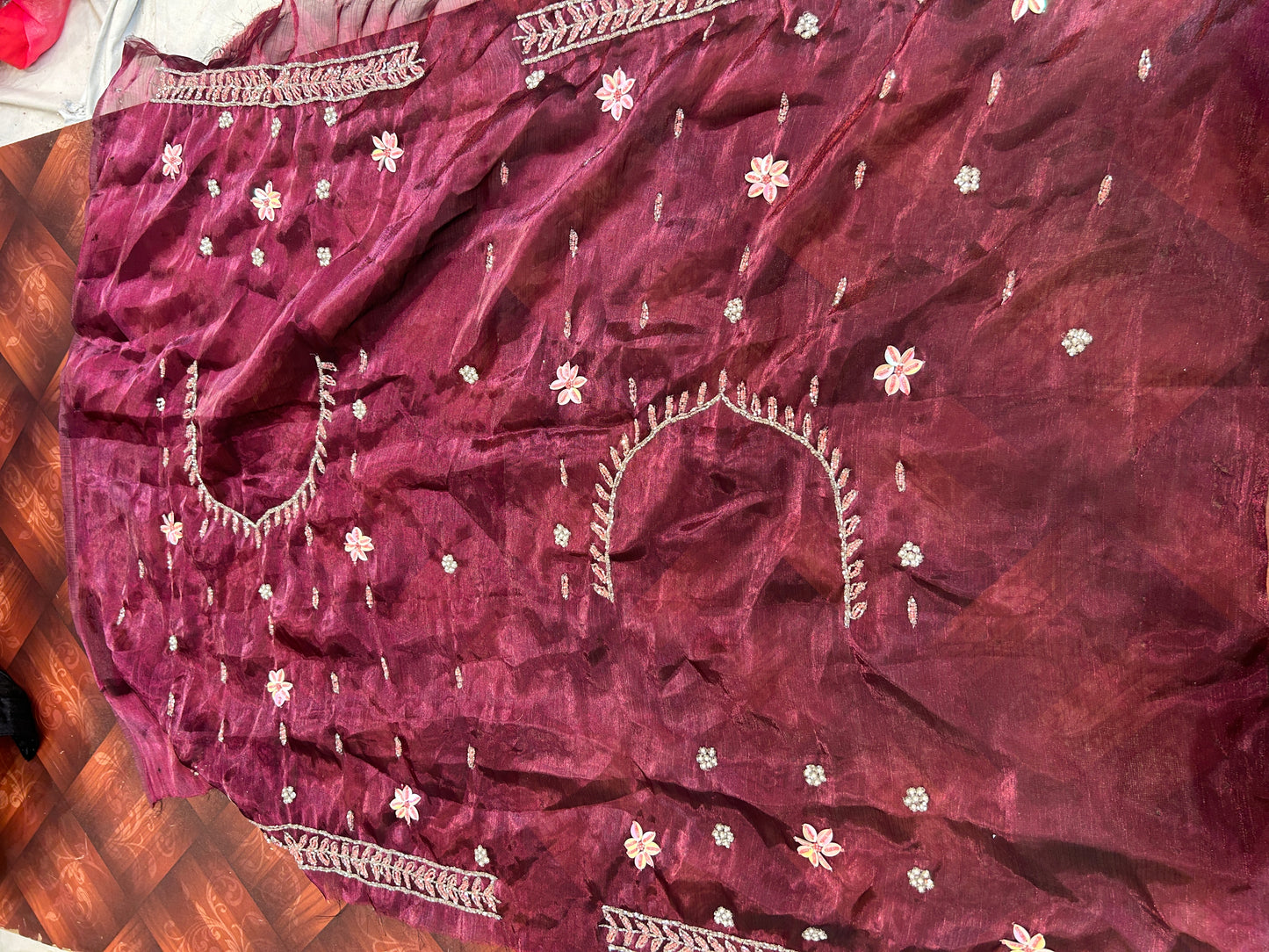 शानदार मैजेंटा लहंगा