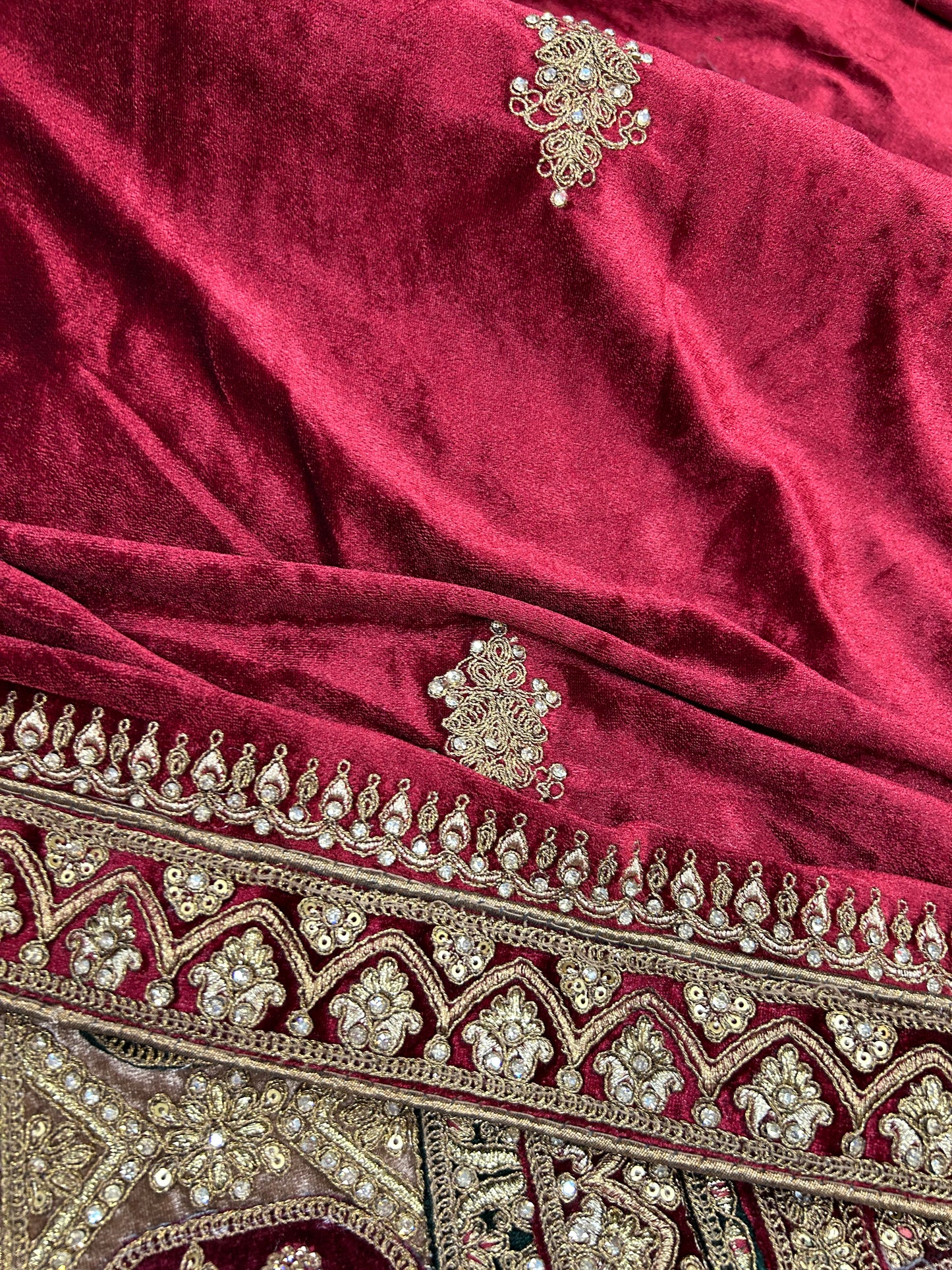 مدهش العاج المارون مزدوج دوبتا ليهينجا