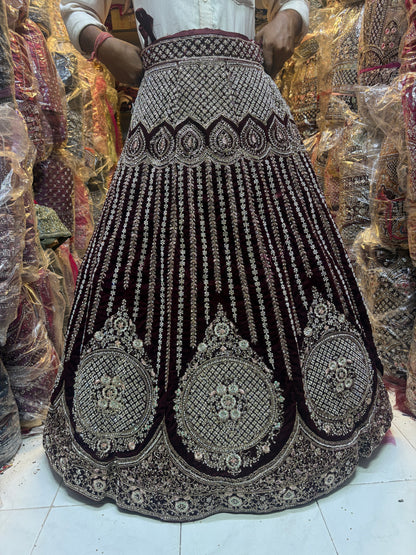 शानदार मैरून दुल्हन लहंगा