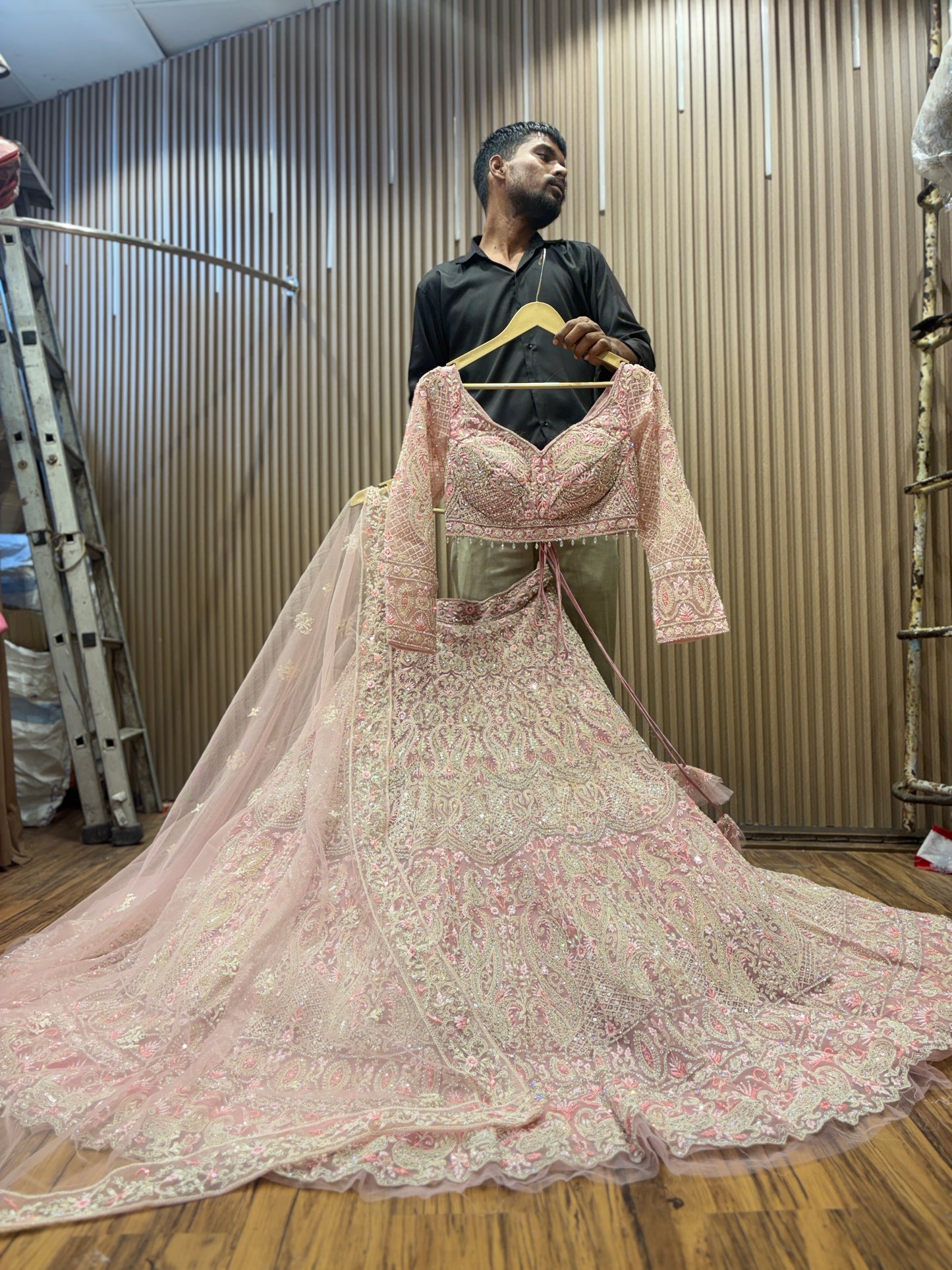Encantador top corto rosa Lehenga