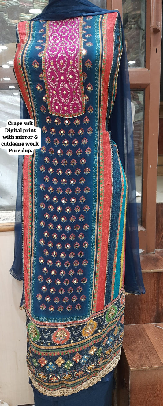 मैजेस्टिक गहरे नीले रंग की क्रेप लेडीज़ महिलाओं के लिए बिना सिले सलवार सूट ड्रेस मटीरियल (फ्री साइज़)