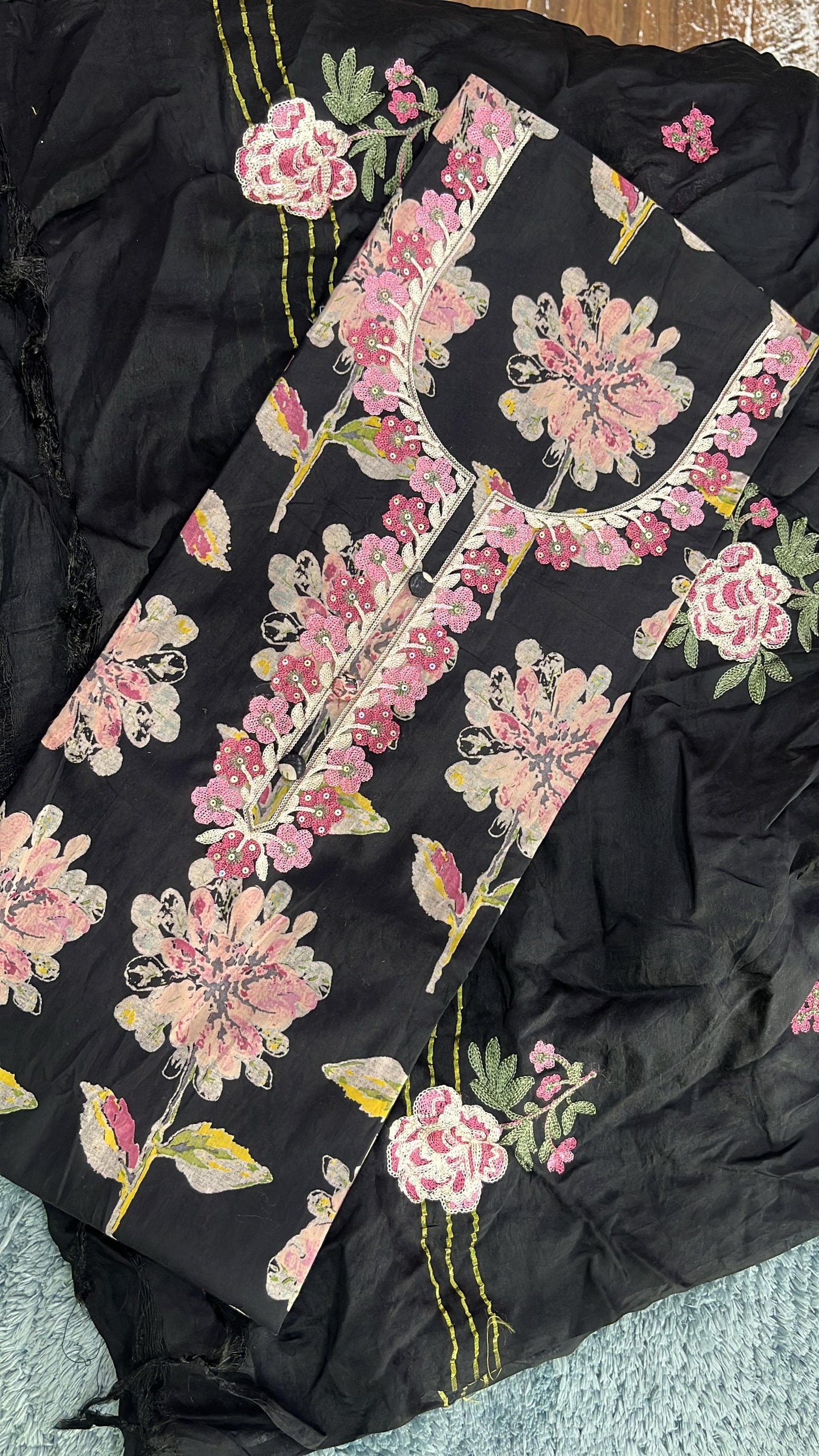 Bonito traje negro sin coser (talla única)