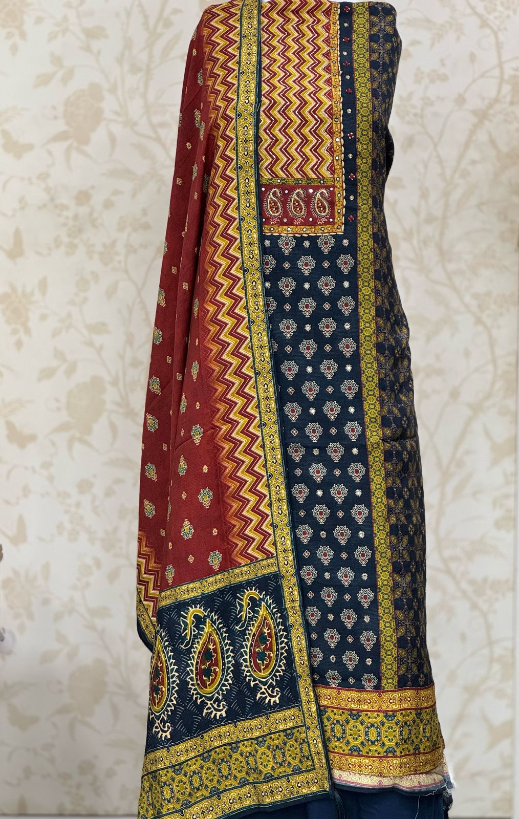 Attractive multicolour Unstitched suit ( free size )