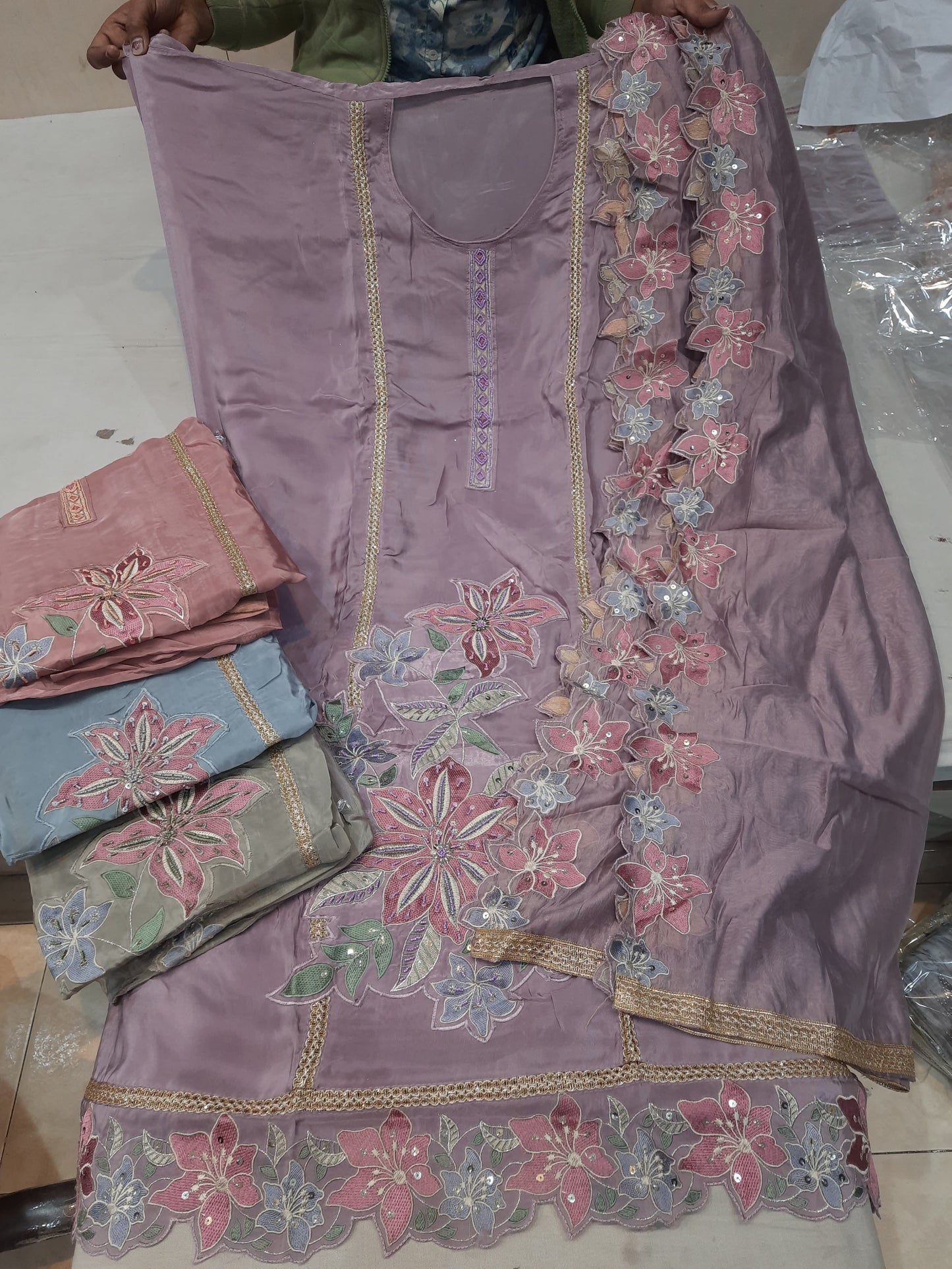 Amazing lavender Unstitched suit ( free size )