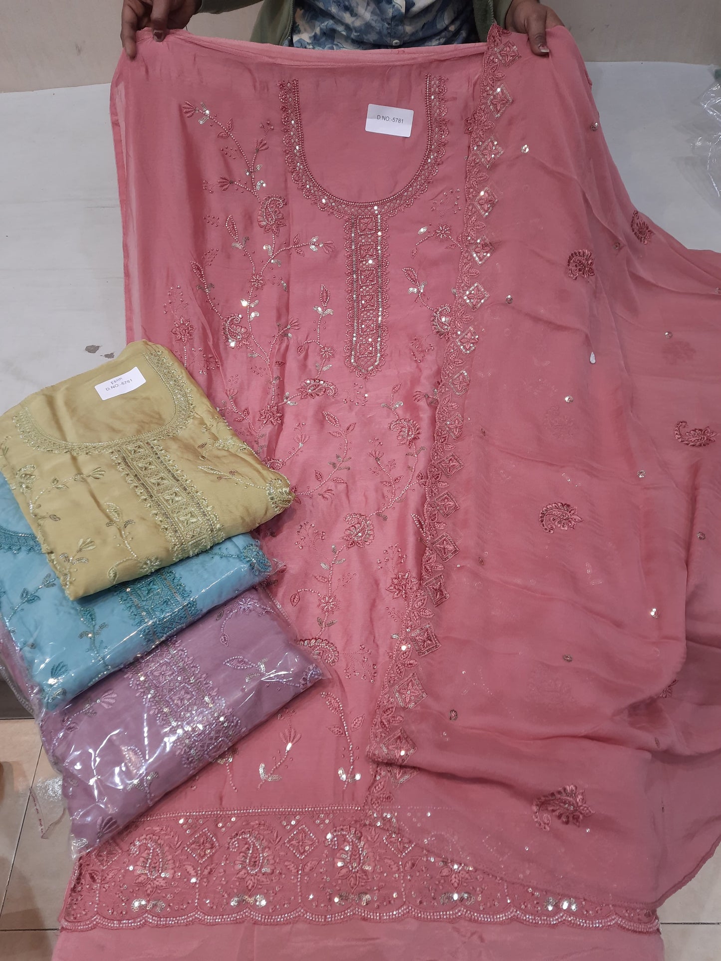 Atractivo traje rosa sin coser (talla única)