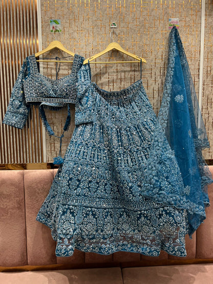 Precioso top corto azul cielo Lehenga