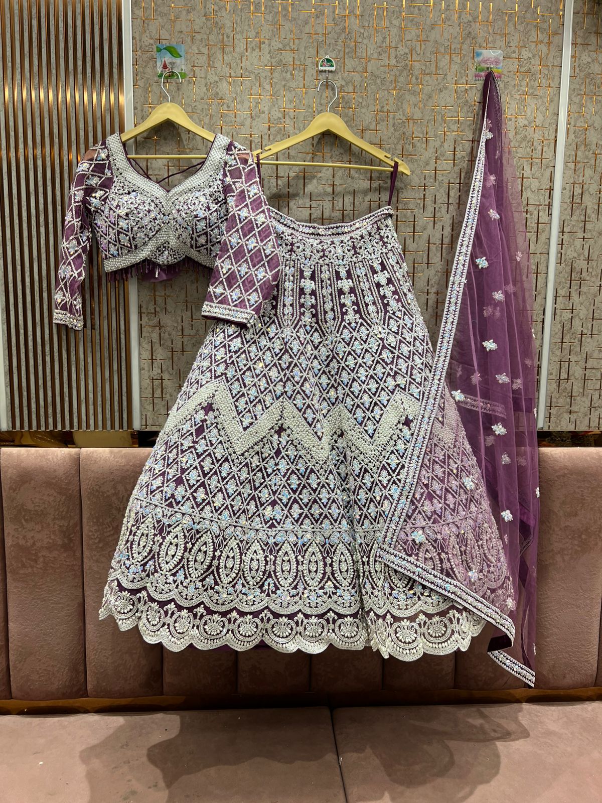 Top corto en zigzag azul cielo llamativo Lehenga