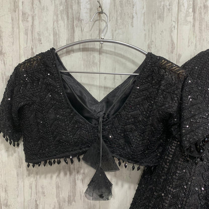 Lehenga azul monocromático con top corto, ideal para la Marina.