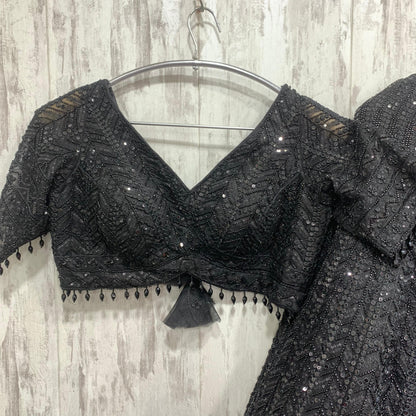 Lehenga azul monocromático con top corto, ideal para la Marina.