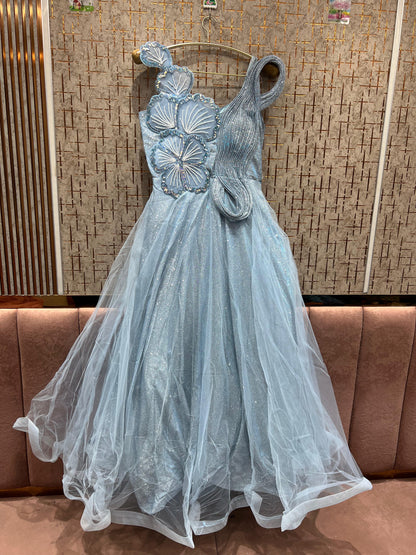 Vestido bonito rosa, verde y azul cielo.