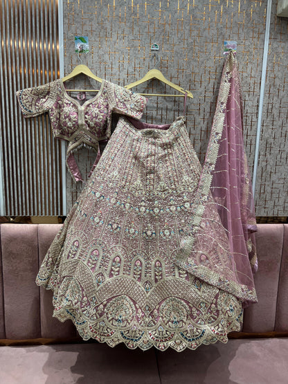 Lehenga con top verde precioso.