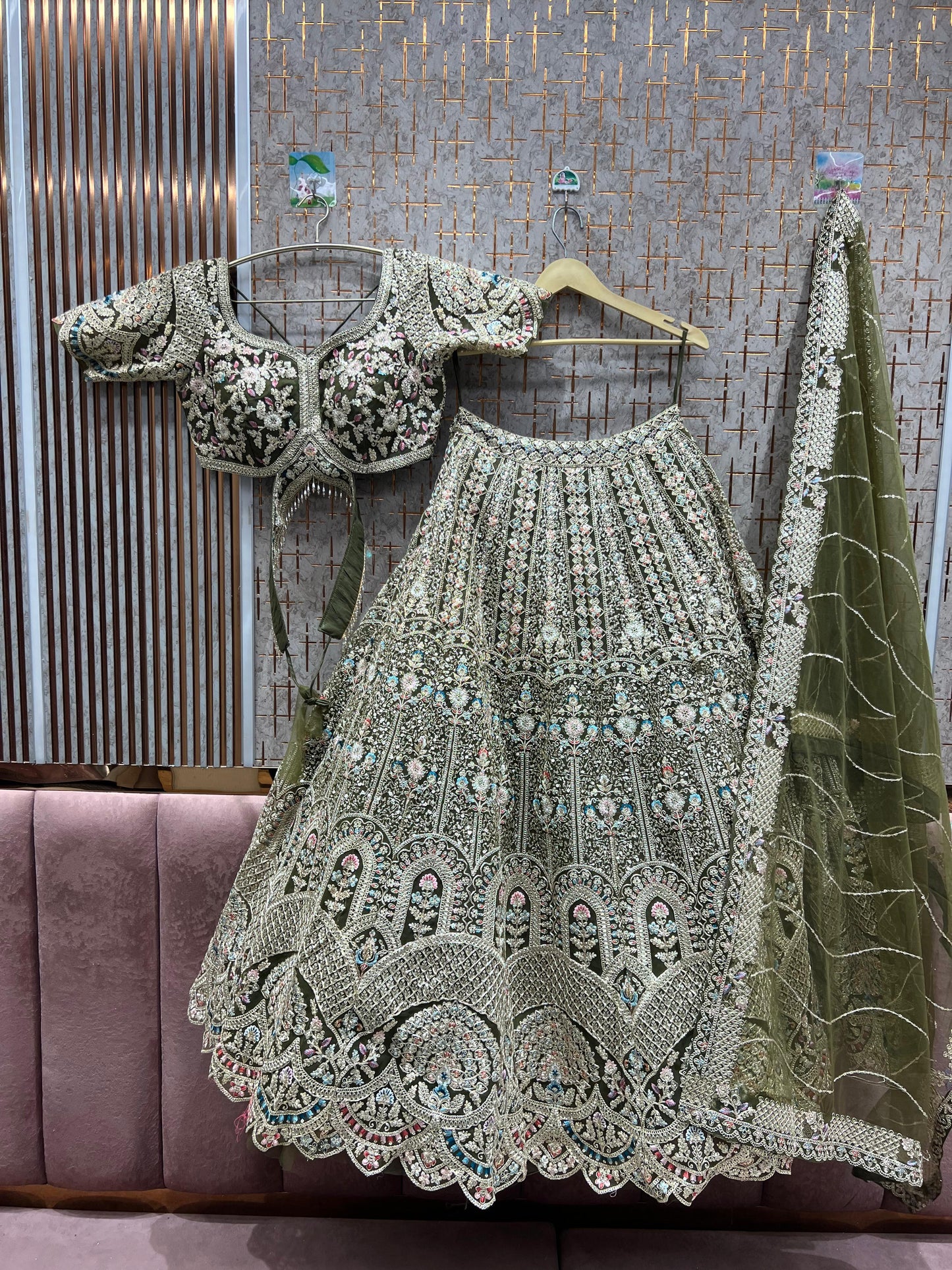 Lehenga con top verde precioso.