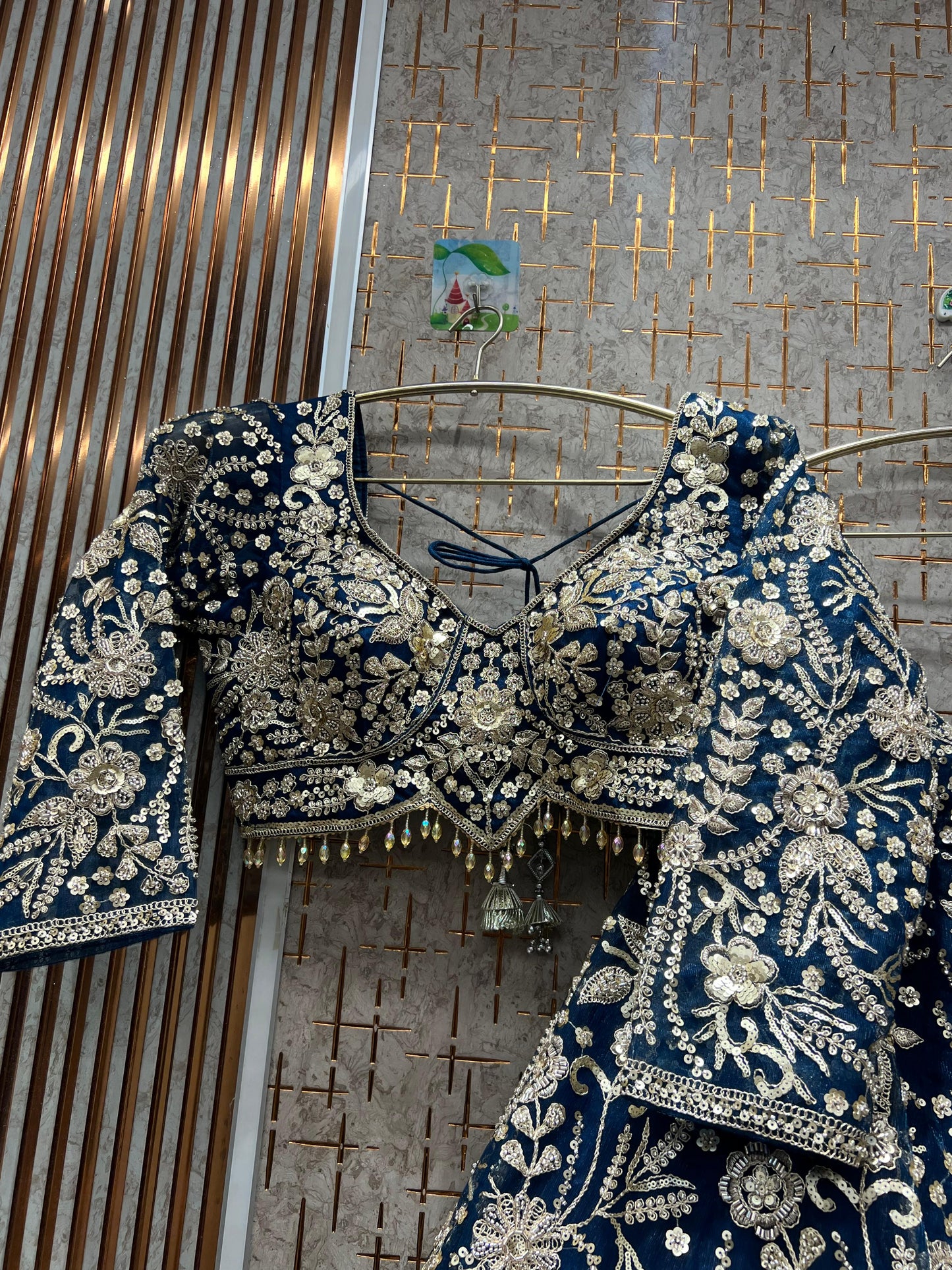 Atractivo top corto azul cielo Lehenga