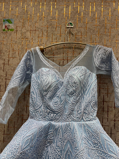 Charming golden gown